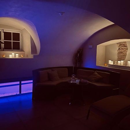 فندق Saku Mois & Saku Manor المظهر الخارجي الصورة
