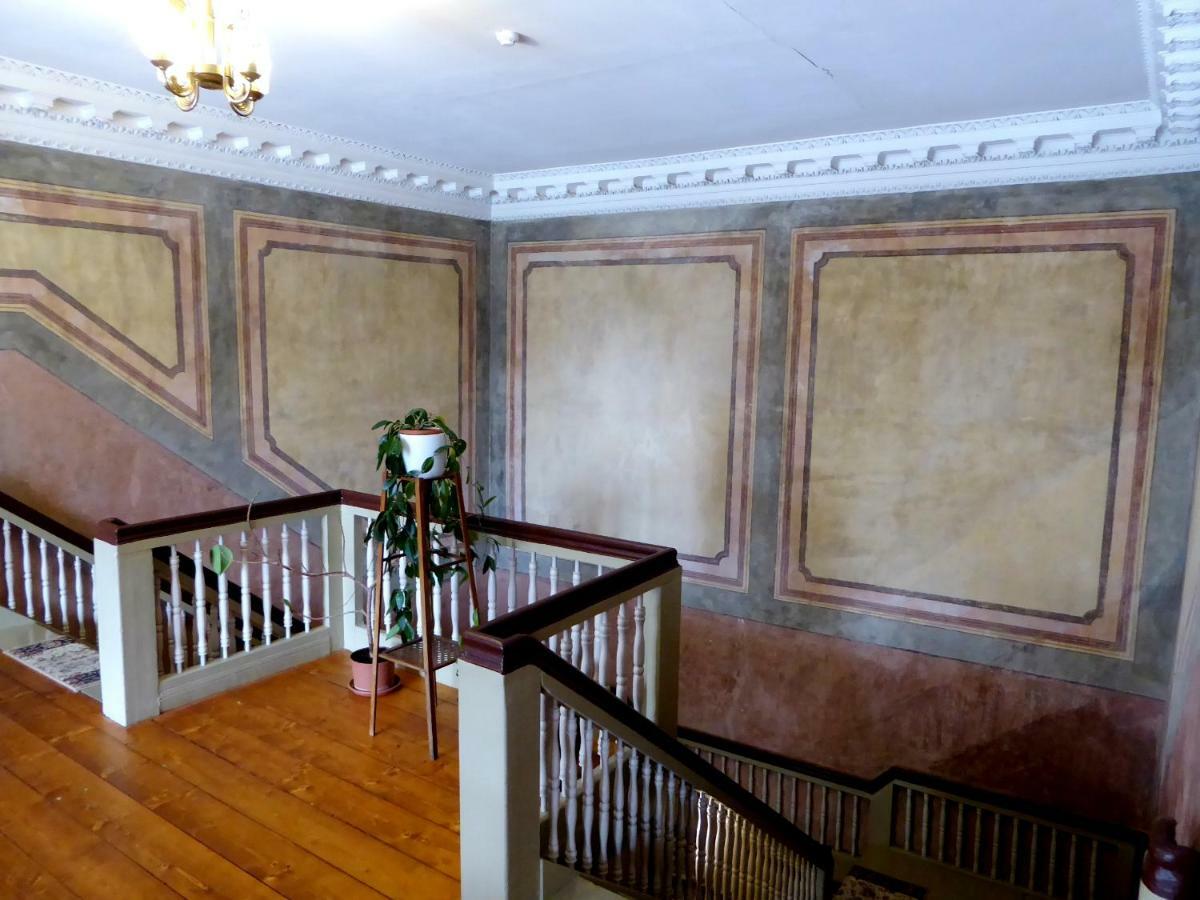 فندق Saku Mois & Saku Manor المظهر الخارجي الصورة